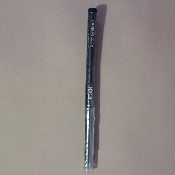 Eyeliner - Picture 1 of 3